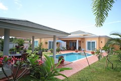 private-pool-villa-for-sale-in-pattaya-b