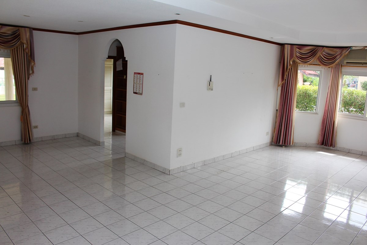 2-bedroom-house-for-sale-pool-property-kings-d