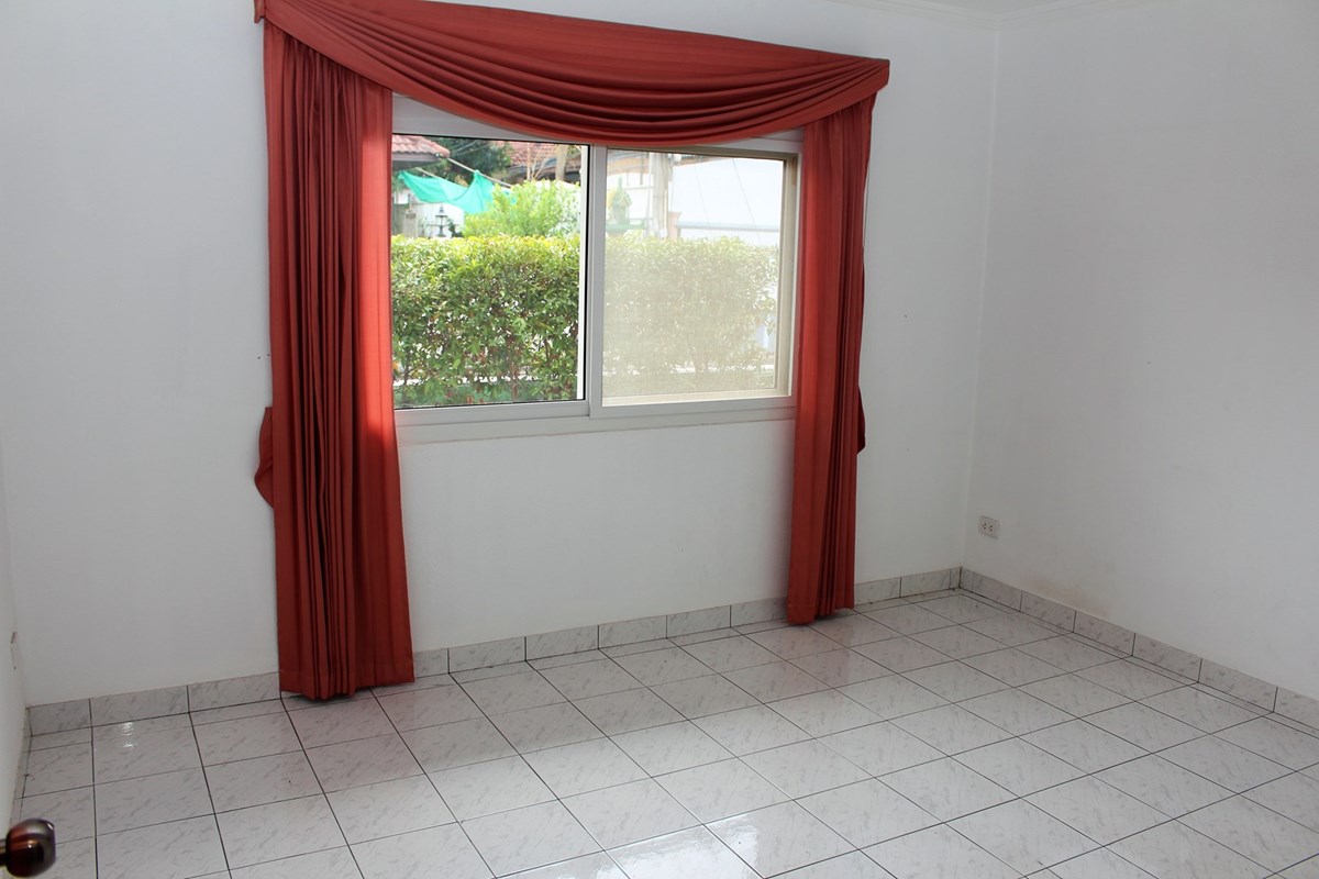 2-bedroom-house-for-sale-pool-property-kings-i